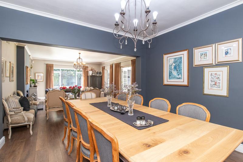4 Bedroom Property for Sale in Constantia Western Cape